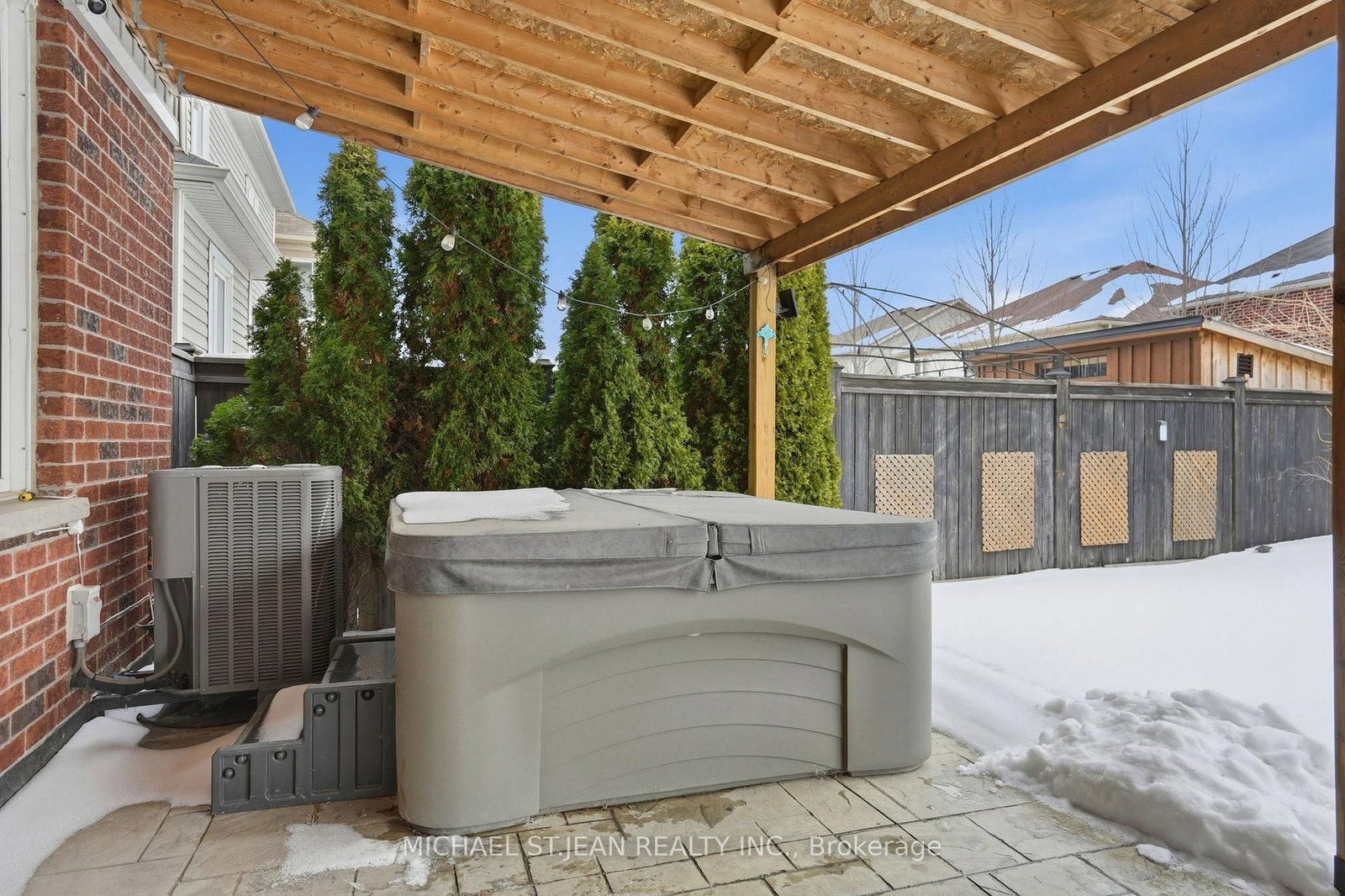 Detached House for sale at 63 Fowler Drive, Hamilton, Ontario, L0R 1C0 - Binbrook - MLS: X12782834