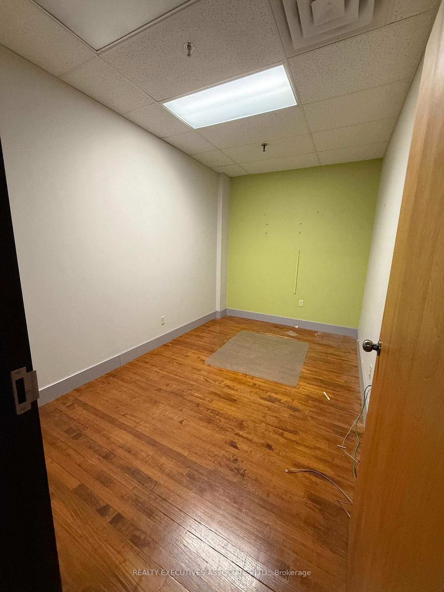 311 George Street N, Unit 200
