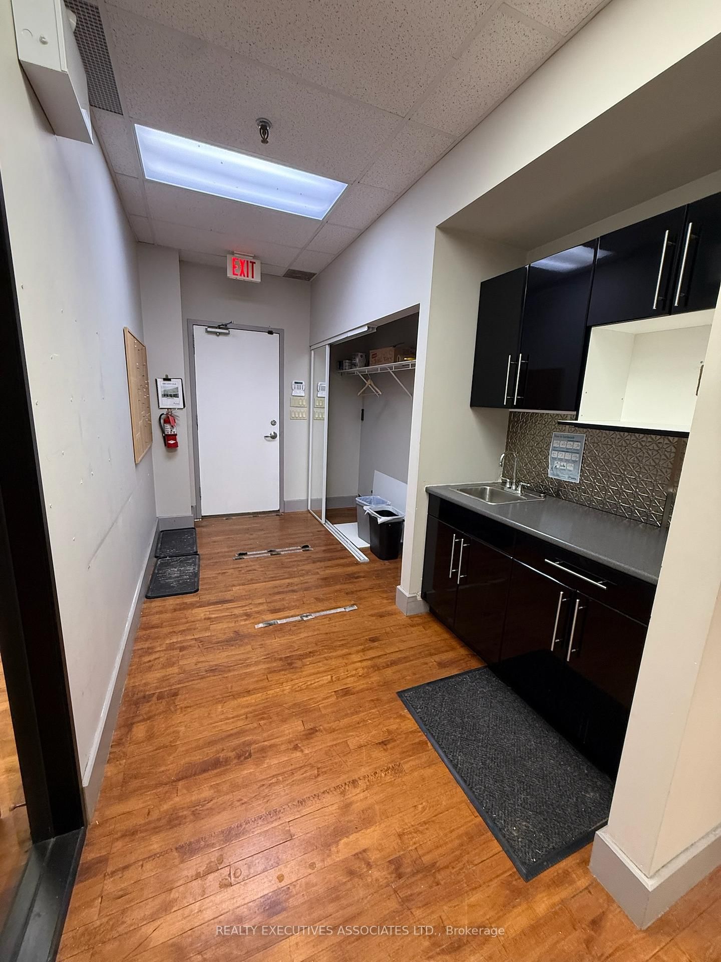311 George Street N, Unit 200
