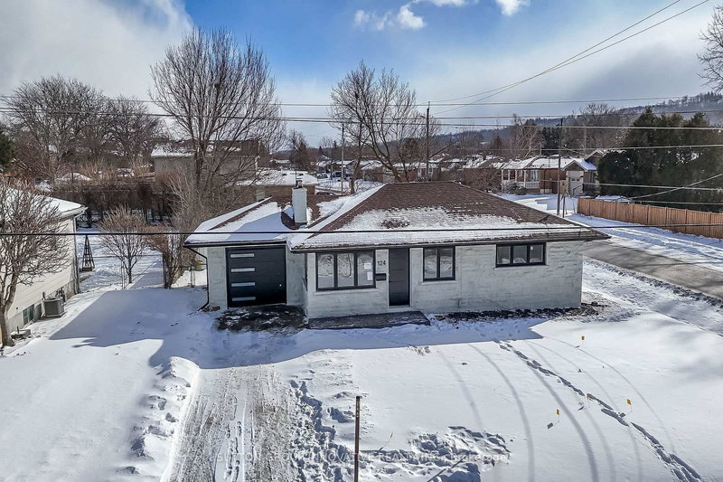 124 Corman Ave, Hamilton, L8G 3W4 | Image 2