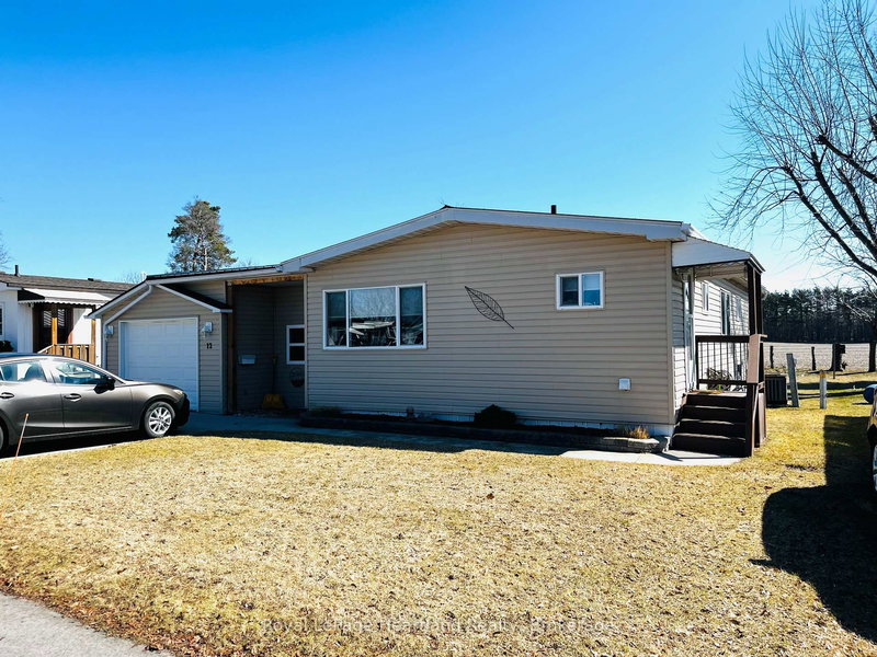 12 Velma St, Strathroy-Caradoc, N7G 3L3 | Image 2