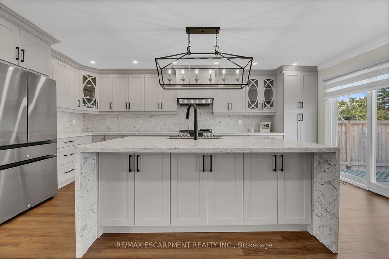 125 Valera Dr, Hamilton, L8E 4S9 | Image 3