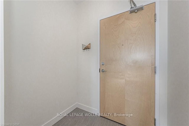 1208 - 100 Garment Street