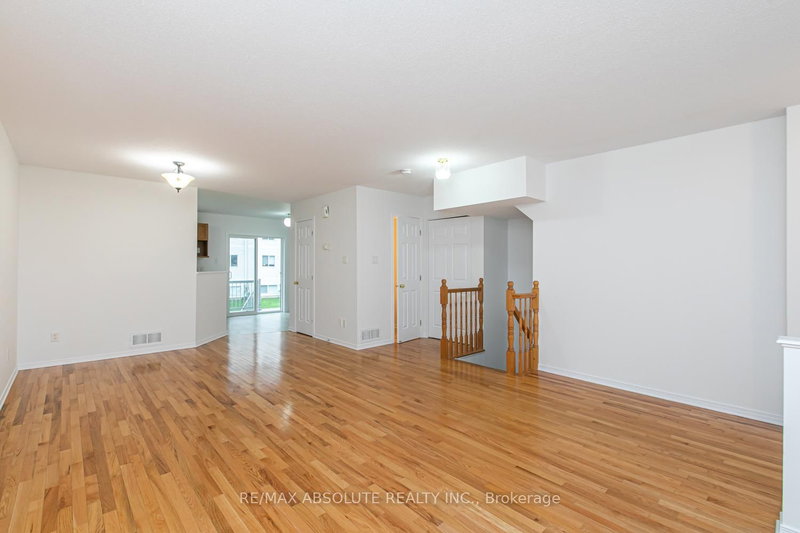 242 Gershwin Private, Ottawa, K2H 1G5 | Image 3