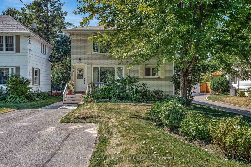 home for lease on A-134 Dufferin Avenue