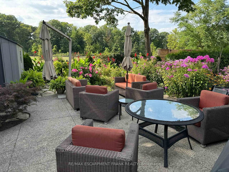 153 PARKVIEW Dr, Hamilton, L8S 3Y4 | Image 3