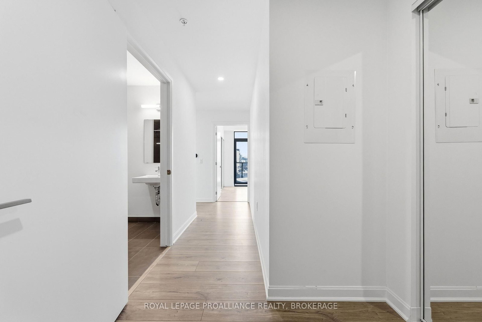 223 Princess Street, Unit 905 - Photo 10