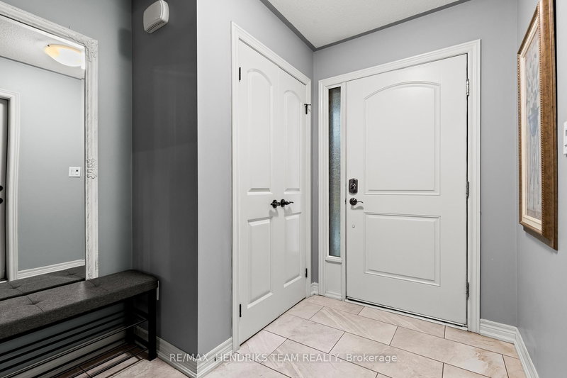 379 Michael Dr, Welland, L3C 0A5 | Image 3