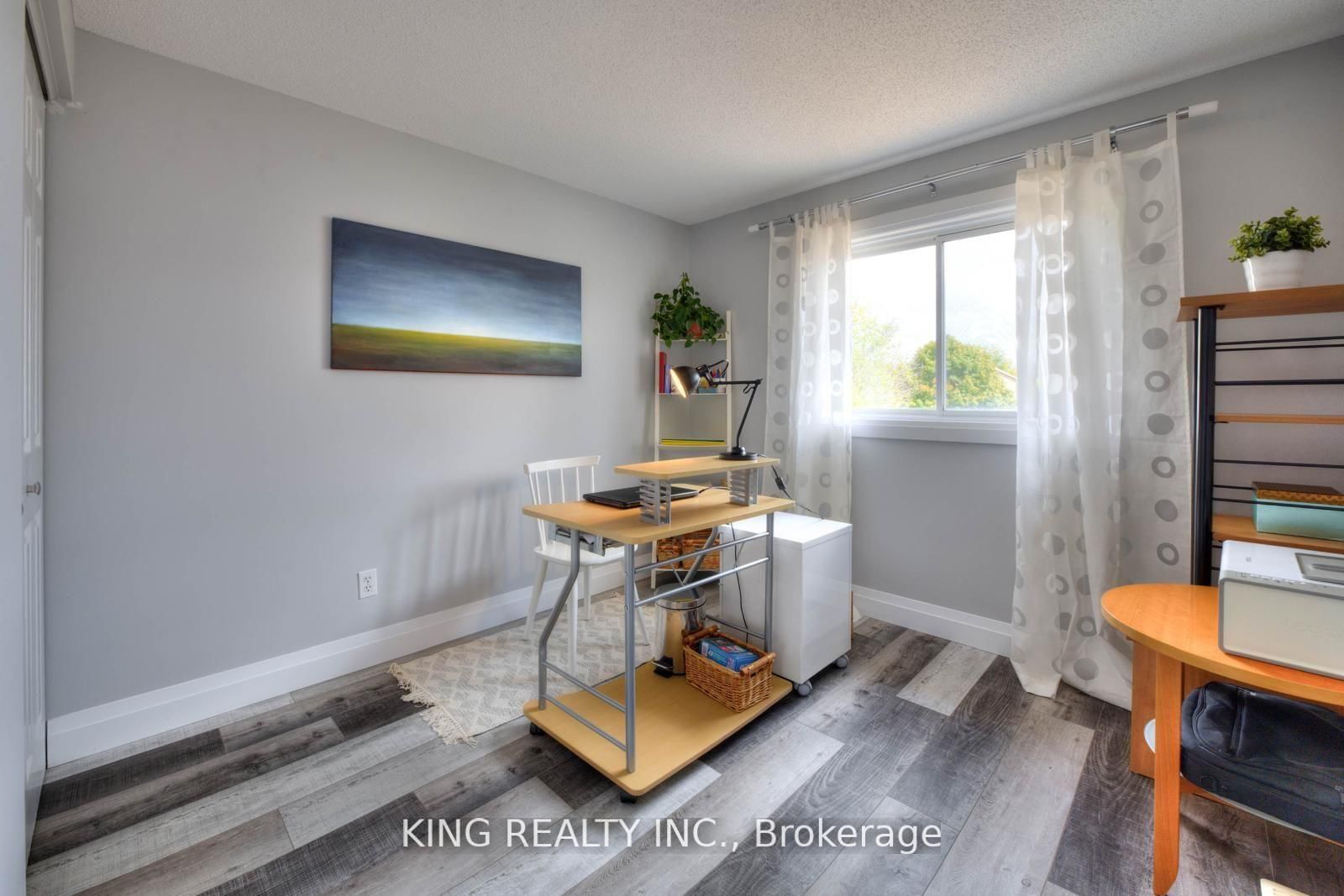 682 PINEROW Crescent, Unit UNIT #A - Photo 16