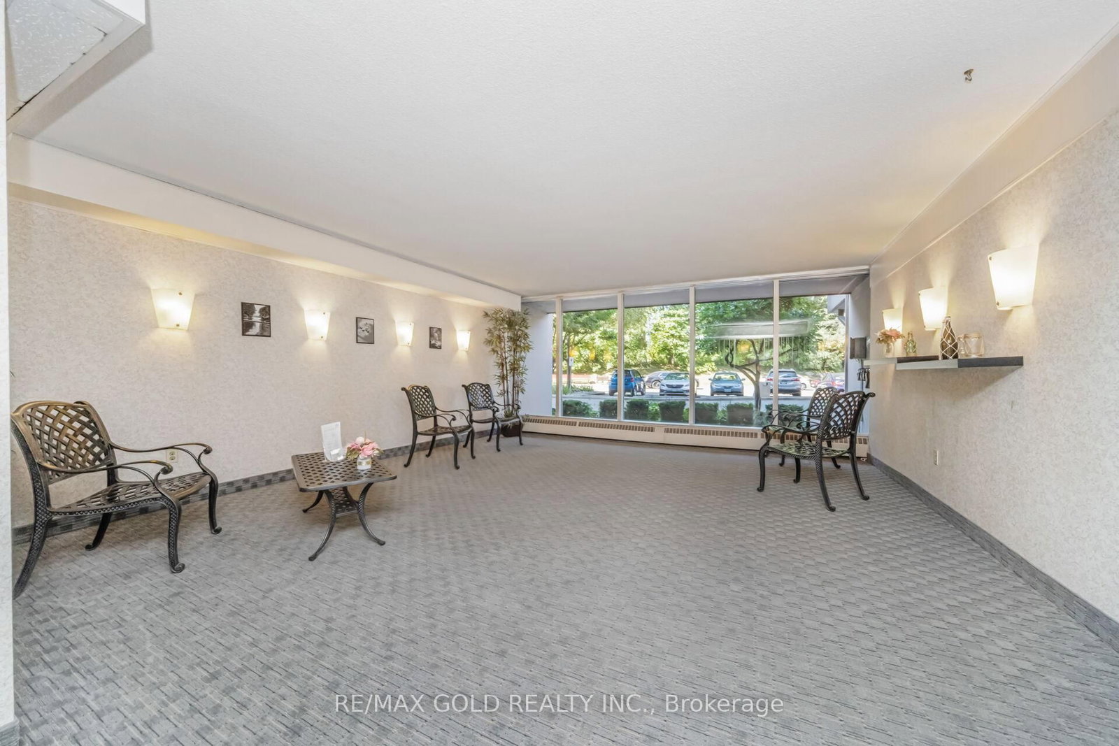 1964 Main Street W, Unit 404 - Photo 33