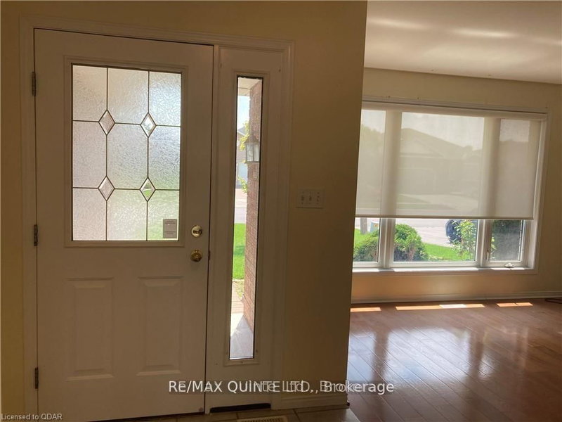 32 Hickory Grve, Belleville, K8N 5Y1 | Image 2