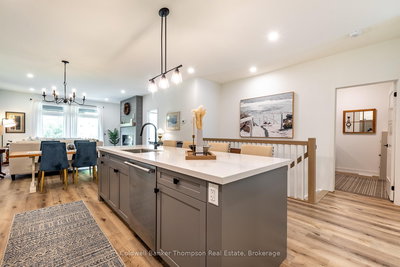 12 Blue Birch Lane, Huntsville, Ontario image-0-3