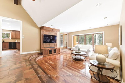 206 Deerwood Drive — photo 6
