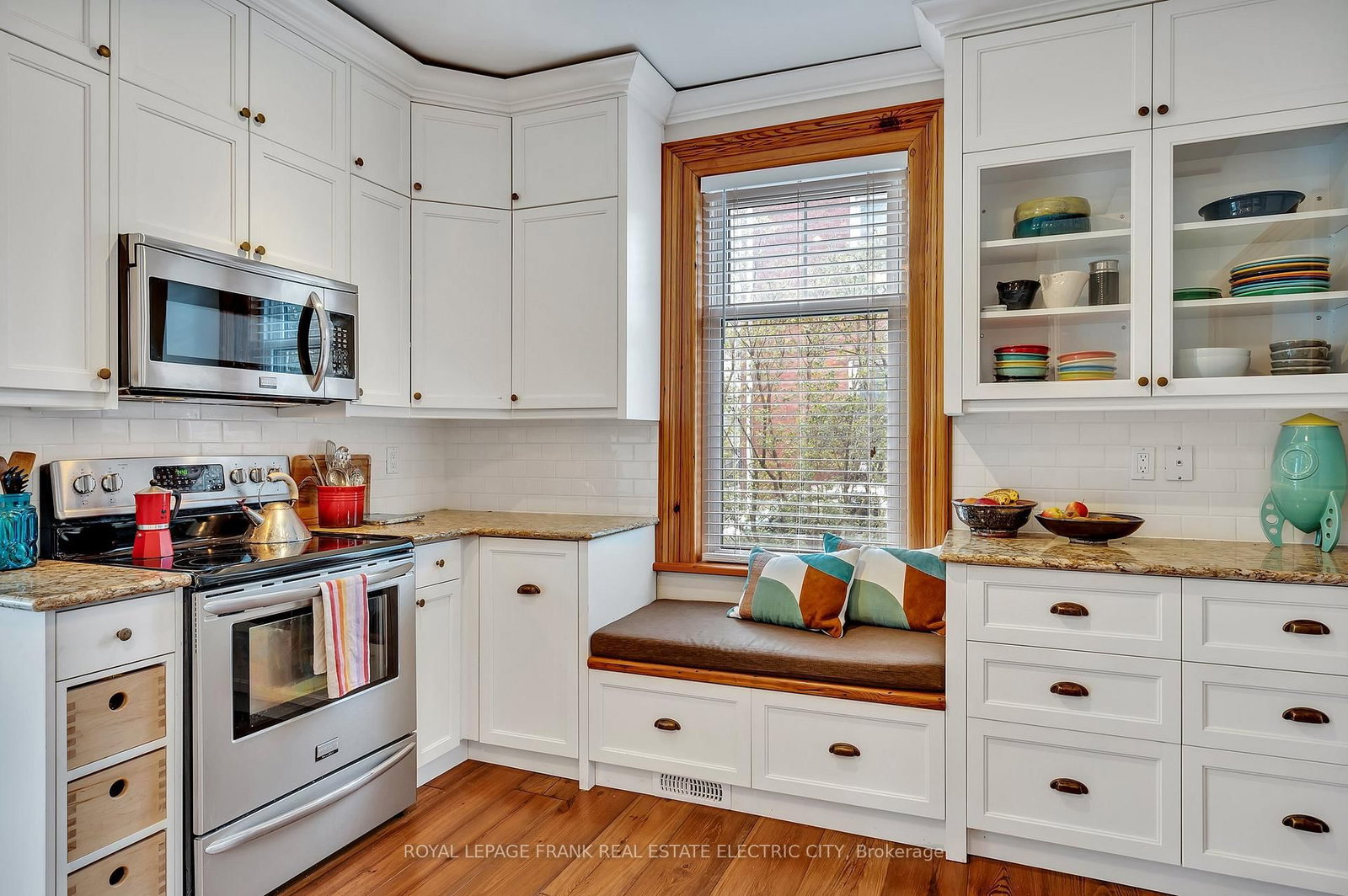 Detached House for sale at 551 Weller Street, Peterborough, Ontario, K9H 2N9 - Town Ward 3 - MLS: X12786420