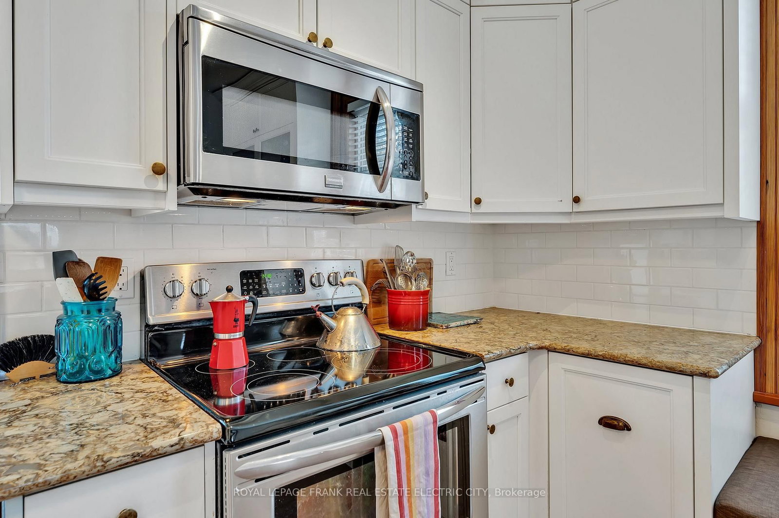 Detached House for sale at 551 Weller Street, Peterborough, Ontario, K9H 2N9 - Town Ward 3 - MLS: X12786420