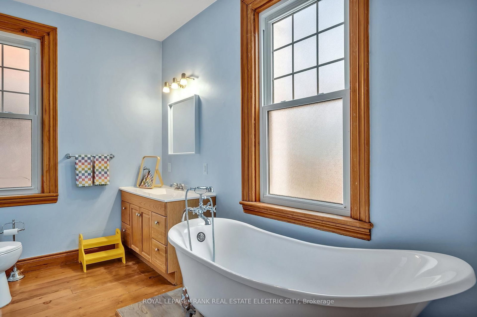 Detached House for sale at 551 Weller Street, Peterborough, Ontario, K9H 2N9 - Town Ward 3 - MLS: X12786420