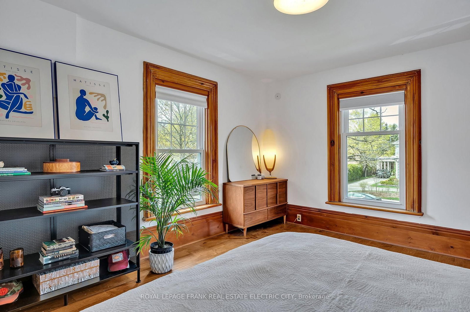 Detached House for sale at 551 Weller Street, Peterborough, Ontario, K9H 2N9 - Town Ward 3 - MLS: X12786420