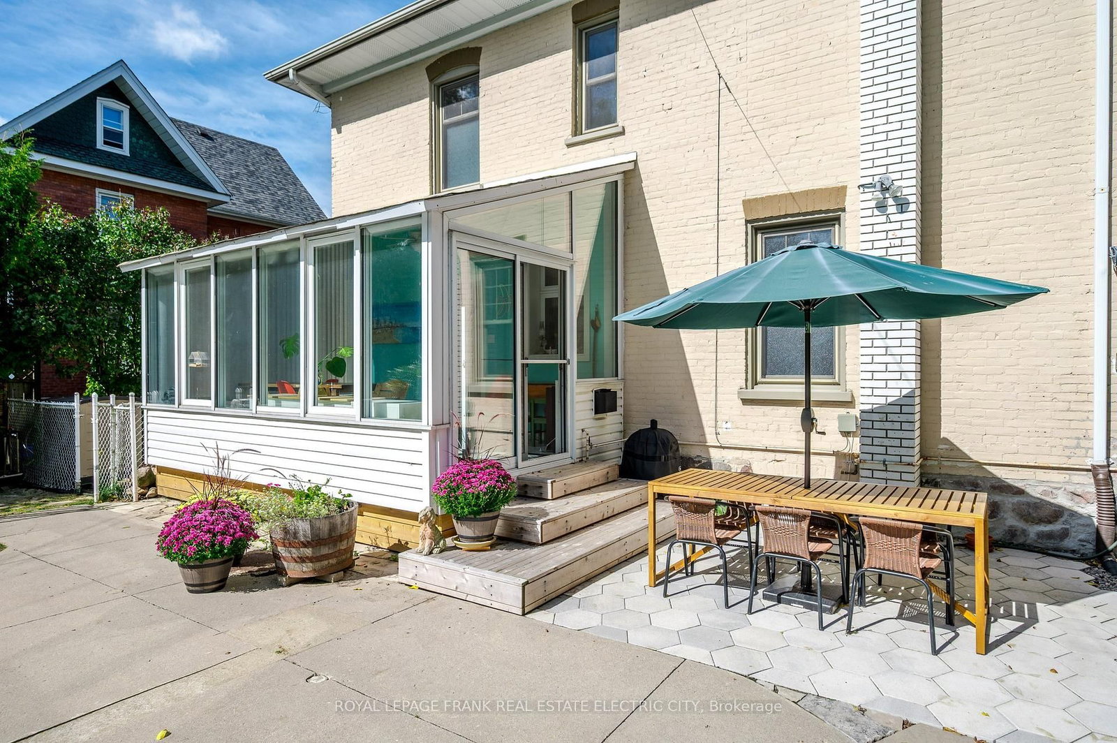 Detached House for sale at 551 Weller Street, Peterborough, Ontario, K9H 2N9 - Town Ward 3 - MLS: X12786420