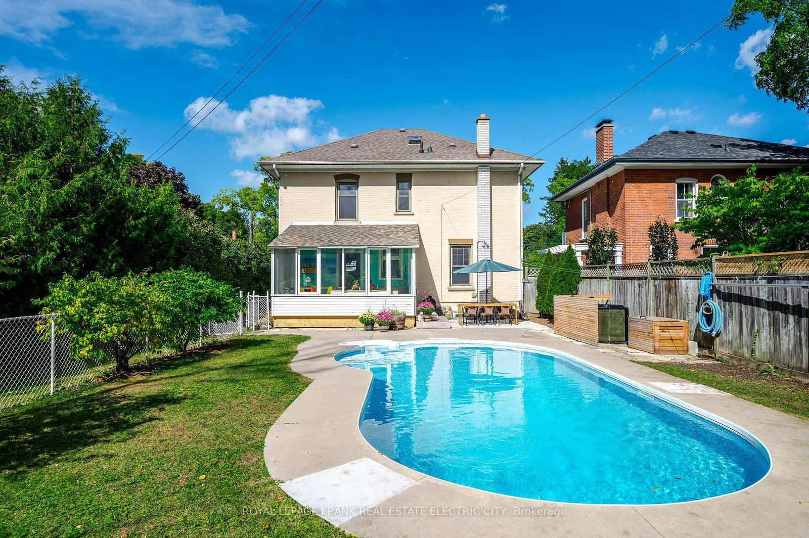 Detached House for sale at 551 Weller Street, Peterborough, Ontario, K9H 2N9 - Town Ward 3 - MLS: X12786420