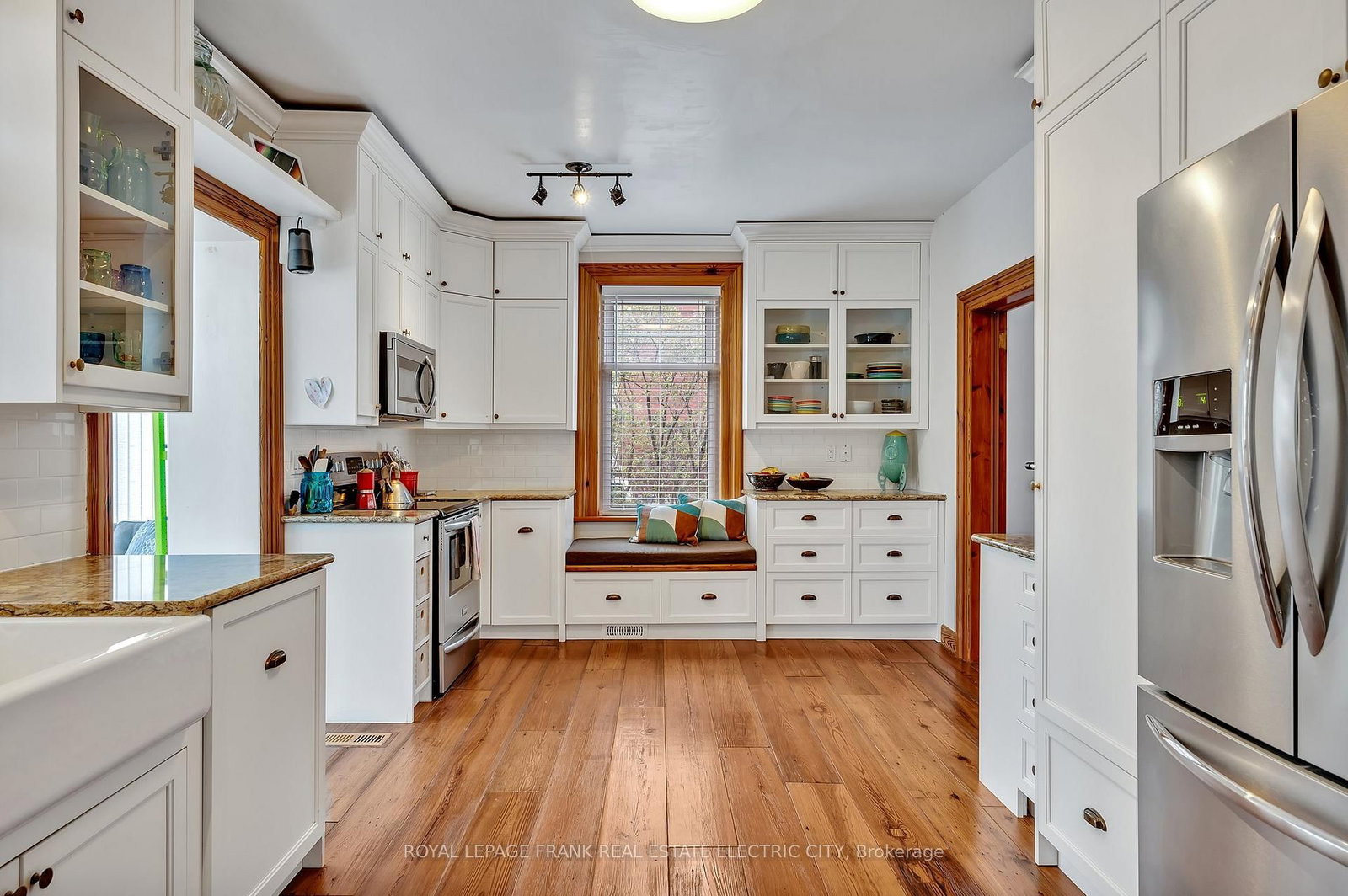 Detached House for sale at 551 Weller Street, Peterborough, Ontario, K9H 2N9 - Town Ward 3 - MLS: X12786420