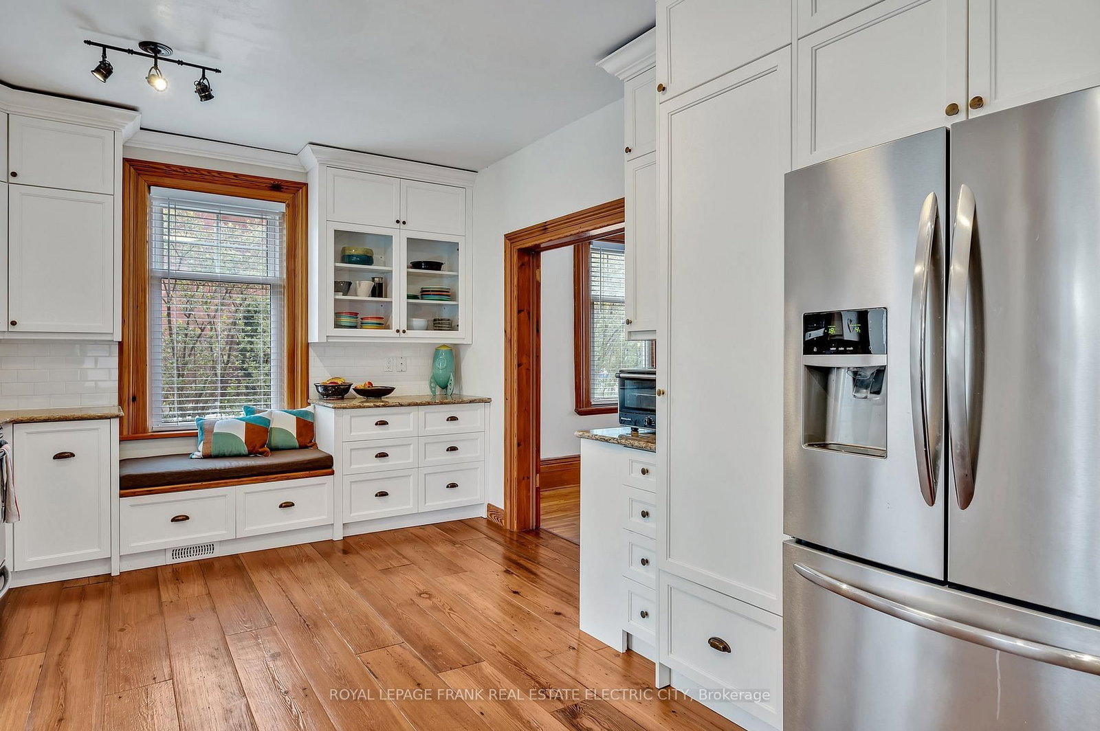 Detached House for sale at 551 Weller Street, Peterborough, Ontario, K9H 2N9 - Town Ward 3 - MLS: X12786420