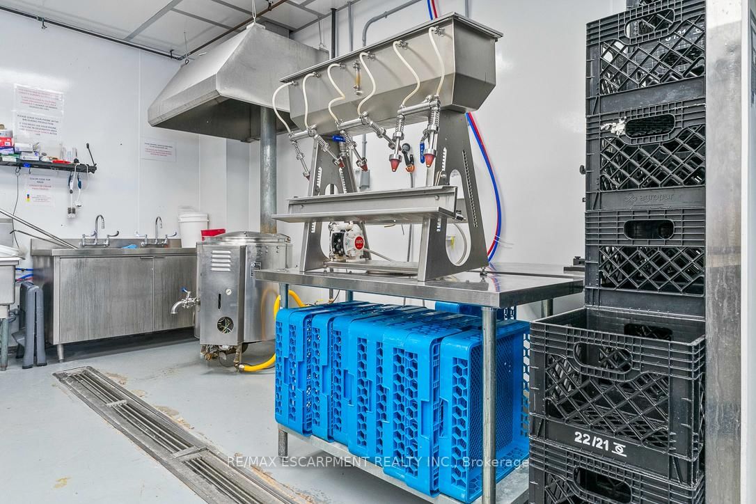 70 Monarch Road, Unit 5 - Photo 18