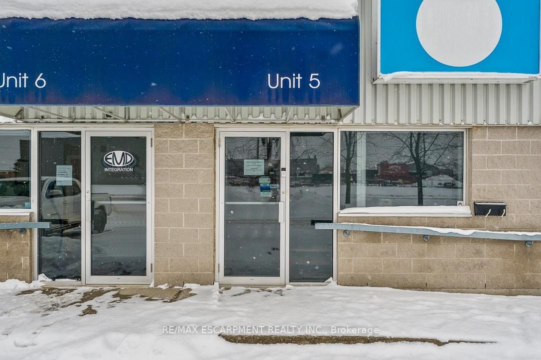 70 Monarch Road, Unit 5 - Photo 2