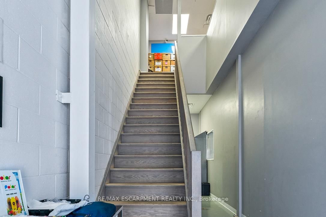 70 Monarch Road, Unit 5 - Photo 28