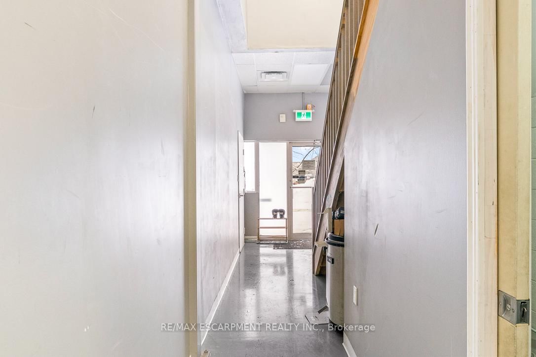 70 Monarch Road, Unit 5 - Photo 5