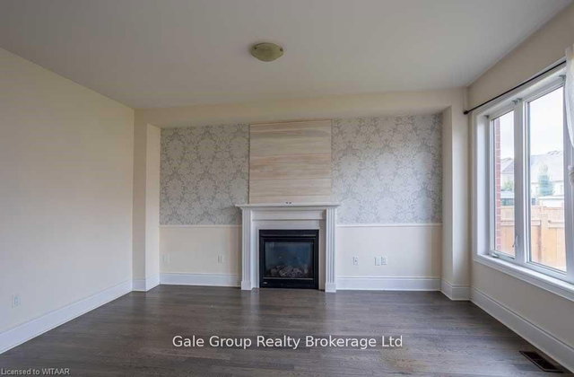 909 EDINBURGH DR Drive