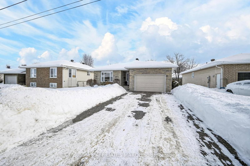 227 Lera St, Smiths Falls, K7A 5M5 | Image 2