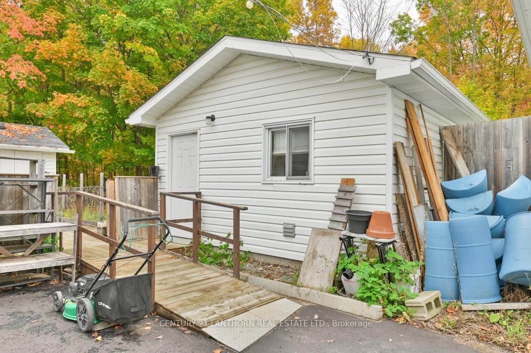 Detached House for sale at 93 Tannery Road, Madoc, Ontario, K0K 2K0 - Madoc - MLS: X12786930