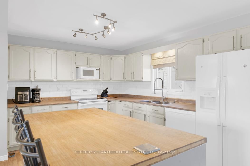 Detached House for sale at 93 Tannery Road, Madoc, Ontario, K0K 2K0 - Madoc - MLS: X12786930