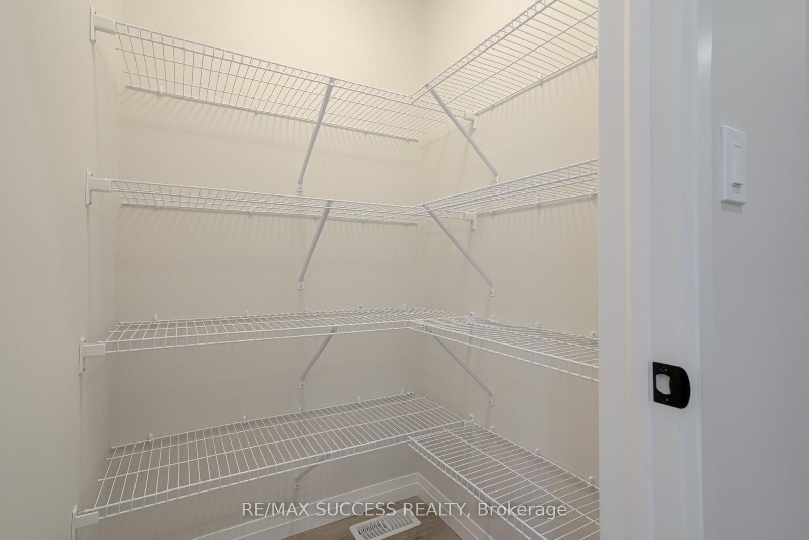 147 Siebert Avenue - Photo 17