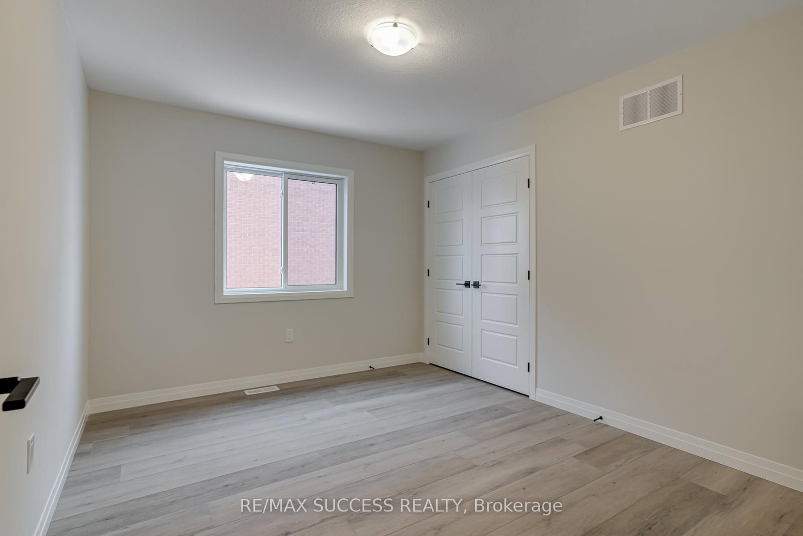 147 Siebert Avenue - Photo 32