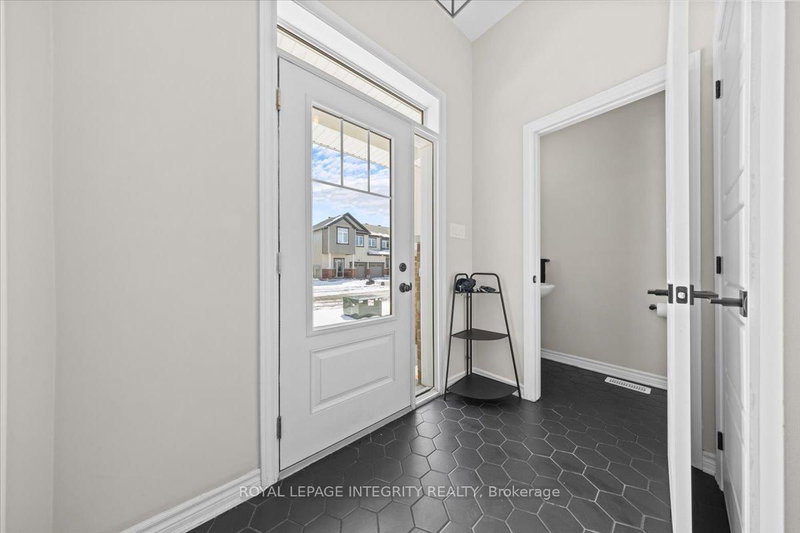 355 Crossway Terr, Stittsville, K2S 2Z3 | Image 2