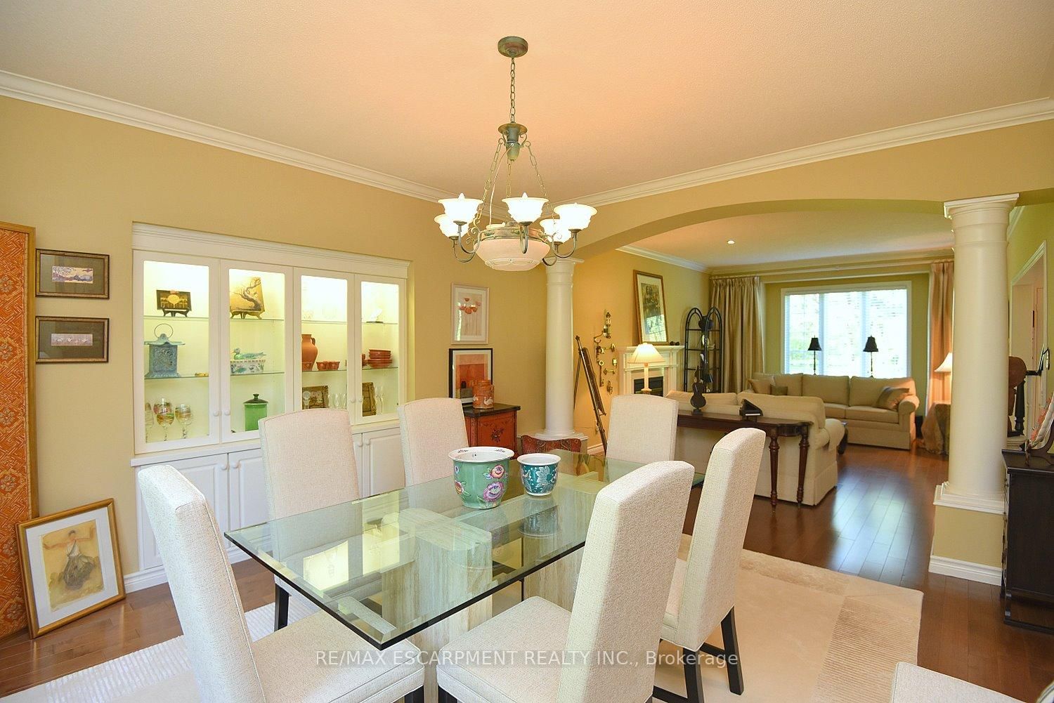 Detached House for sale at 712 ROBSON Road, Hamilton, Ontario, L8B 1H1 - Waterdown - MLS: X12787156