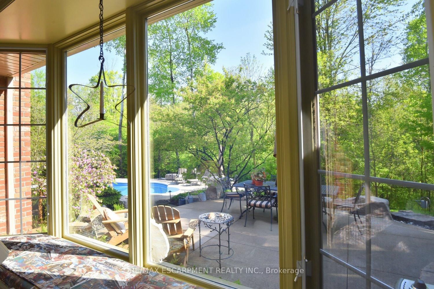 Detached House for sale at 712 ROBSON Road, Hamilton, Ontario, L8B 1H1 - Waterdown - MLS: X12787156