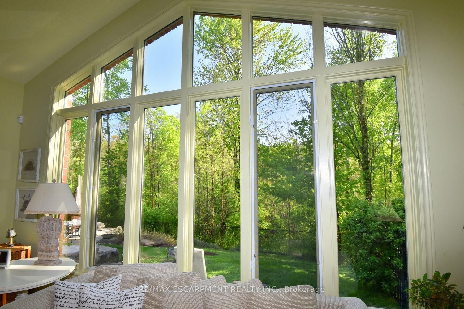 Detached House for sale at 712 ROBSON Road, Hamilton, Ontario, L8B 1H1 - Waterdown - MLS: X12787156