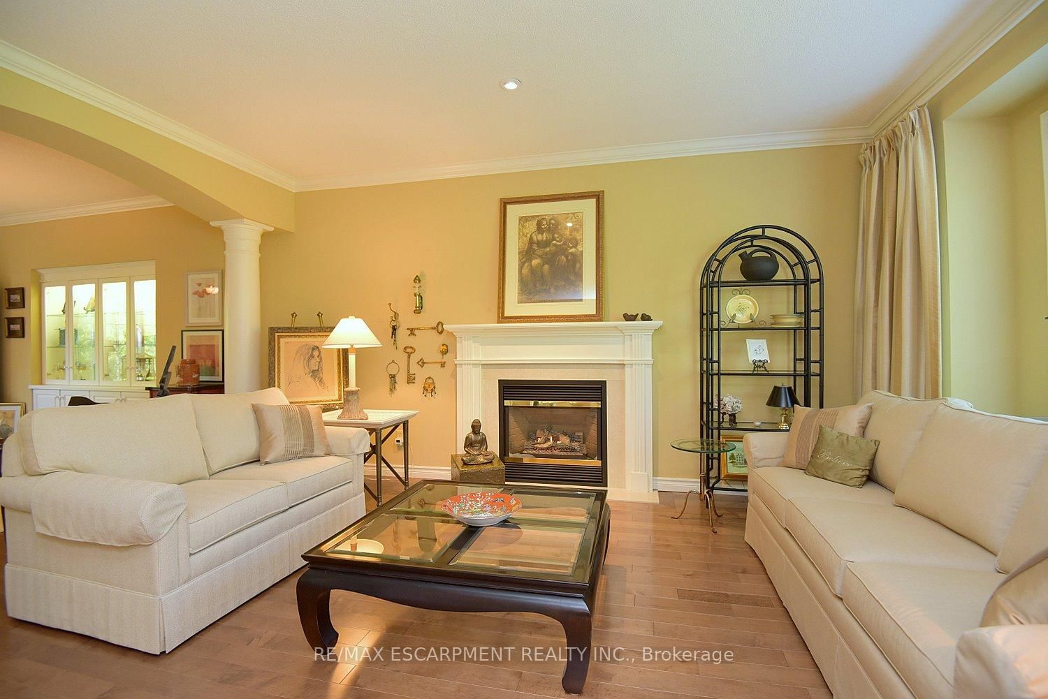 Detached House for sale at 712 ROBSON Road, Hamilton, Ontario, L8B 1H1 - Waterdown - MLS: X12787156