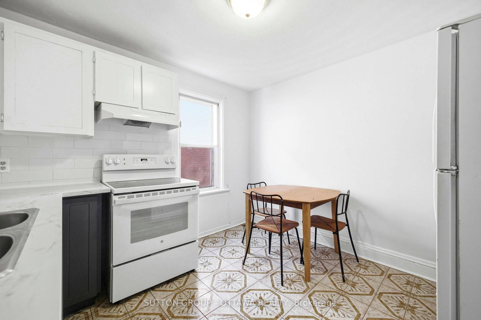 244 ROCHESTER Street, Unit 2 - Photo 9