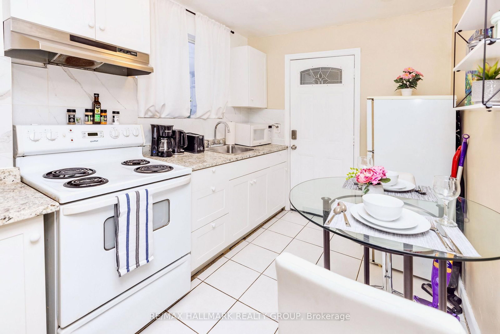 456 BRONSON Avenue, Unit 4 - Photo 4