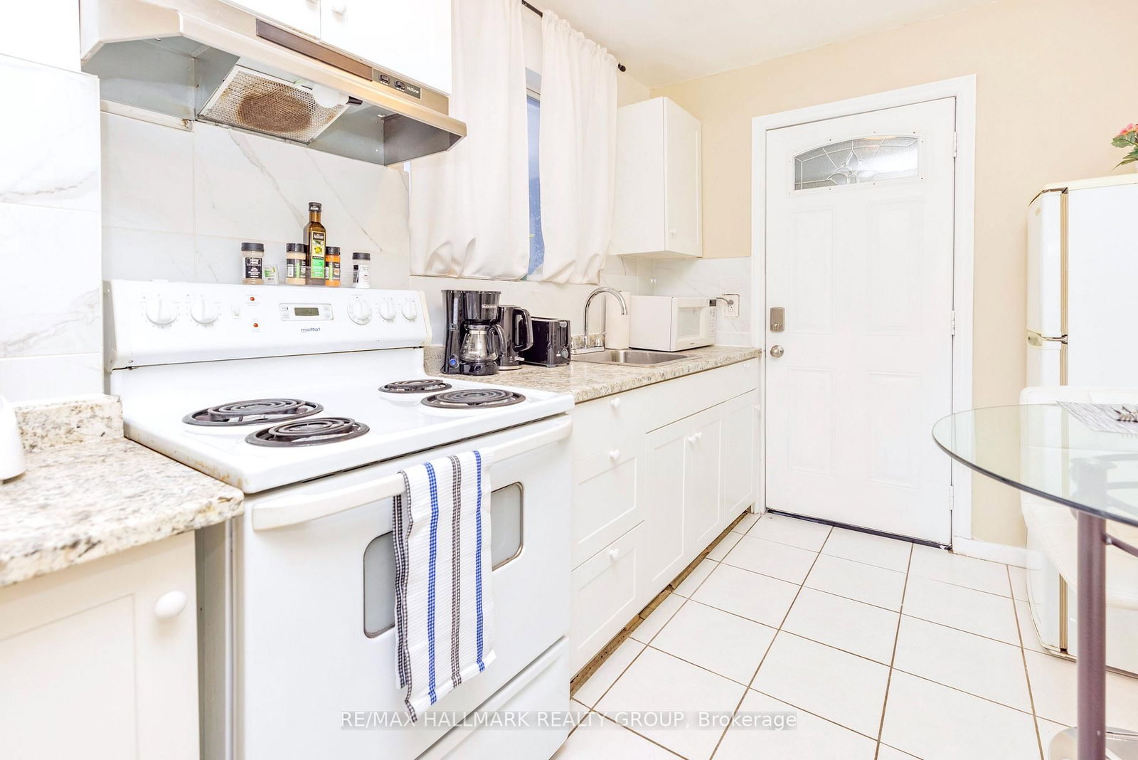 456 BRONSON Avenue, Unit 4 - Photo 7