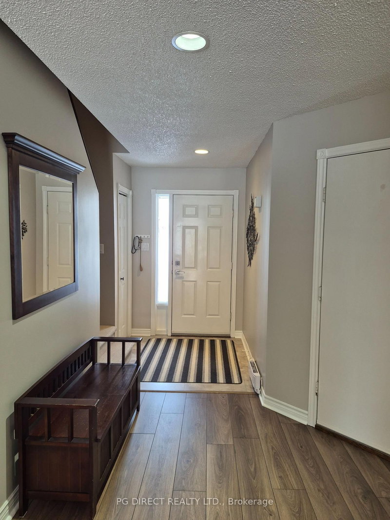 333 James St W, Gravenhurst, P1P 1J7 | Image 2