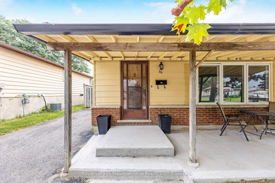 30 Cluthe Crescent, Kitchener, Ontario image-0-3