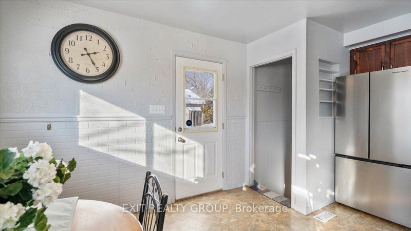 84 Chatterton Valley Cres, Quinte West, K0K 2B0 | Image 2