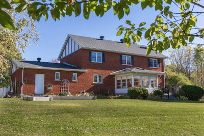 2 Fairholme Drive — photo 5