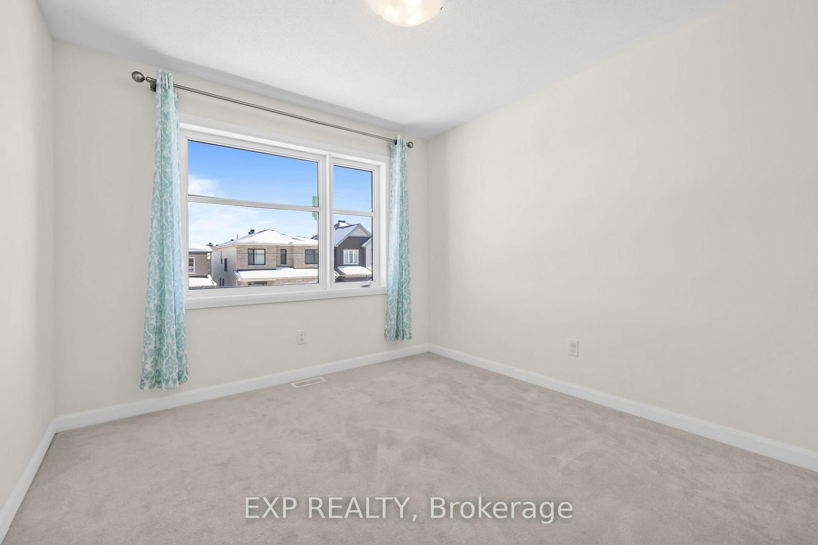 Townhouse for sale at 116 Maynooth Court, Ottawa, Ontario, K2J 6Y4 - Barrhaven - Half Moon Bay - MLS: X12789294