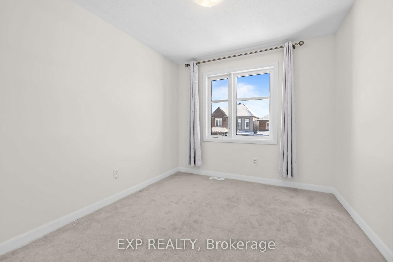 Townhouse for sale at 116 Maynooth Court, Ottawa, Ontario, K2J 6Y4 - Barrhaven - Half Moon Bay - MLS: X12789294