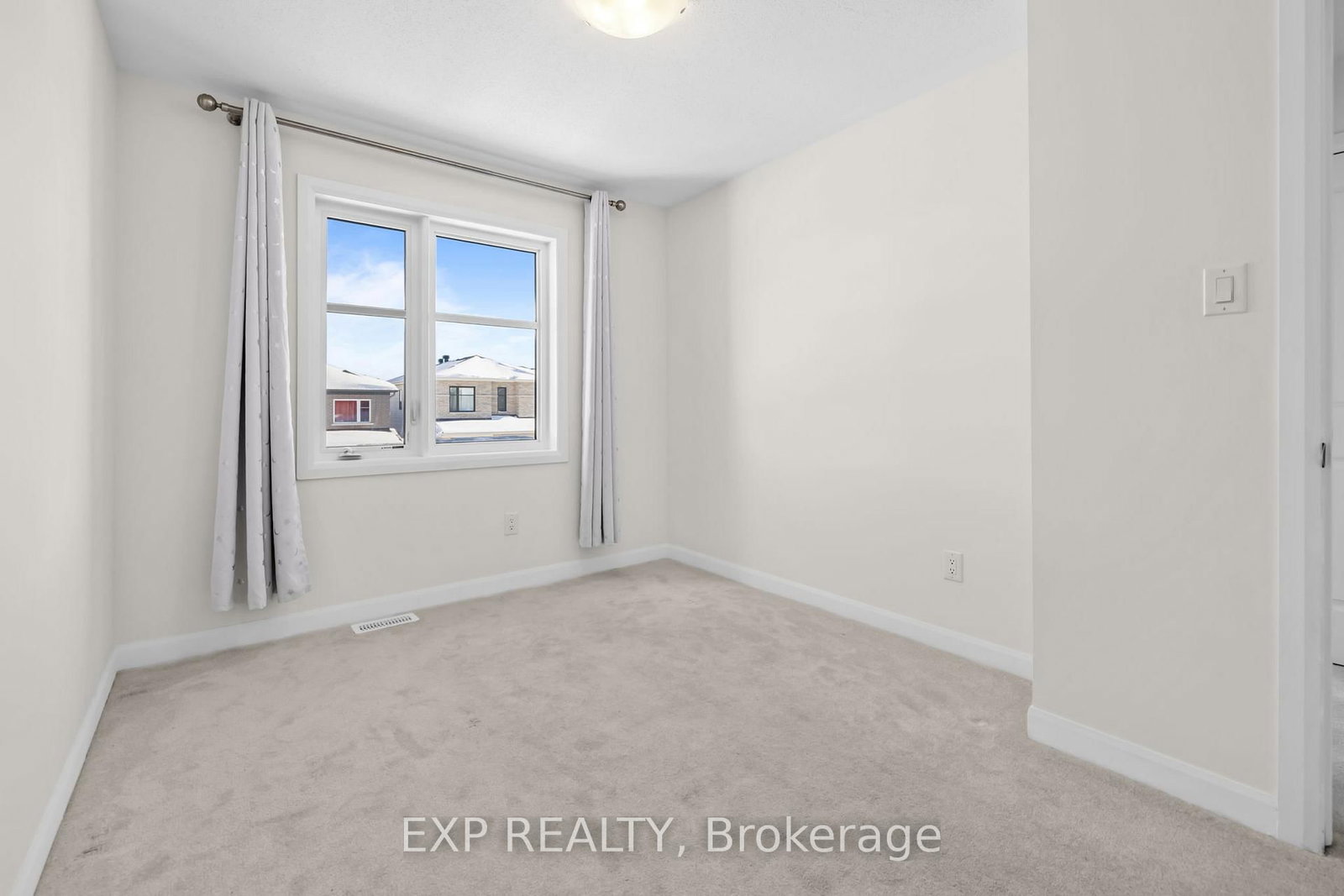 Townhouse for sale at 116 Maynooth Court, Ottawa, Ontario, K2J 6Y4 - Barrhaven - Half Moon Bay - MLS: X12789294